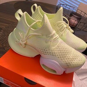 Women’s Nike air zoom neon green